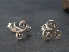 Cercei tip studs din argint Triskelionul Celtic 8mm