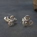 Cercei tip studs din argint Triskelionul Celtic 8mm